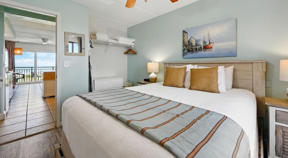 Beacher's Lodge Oceanfront Suites photo 28