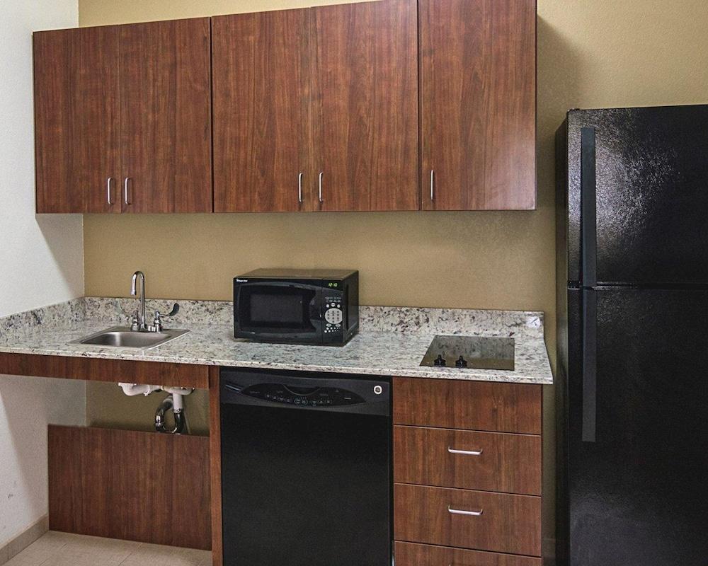 Comfort Inn Midland South I-20 photo 61