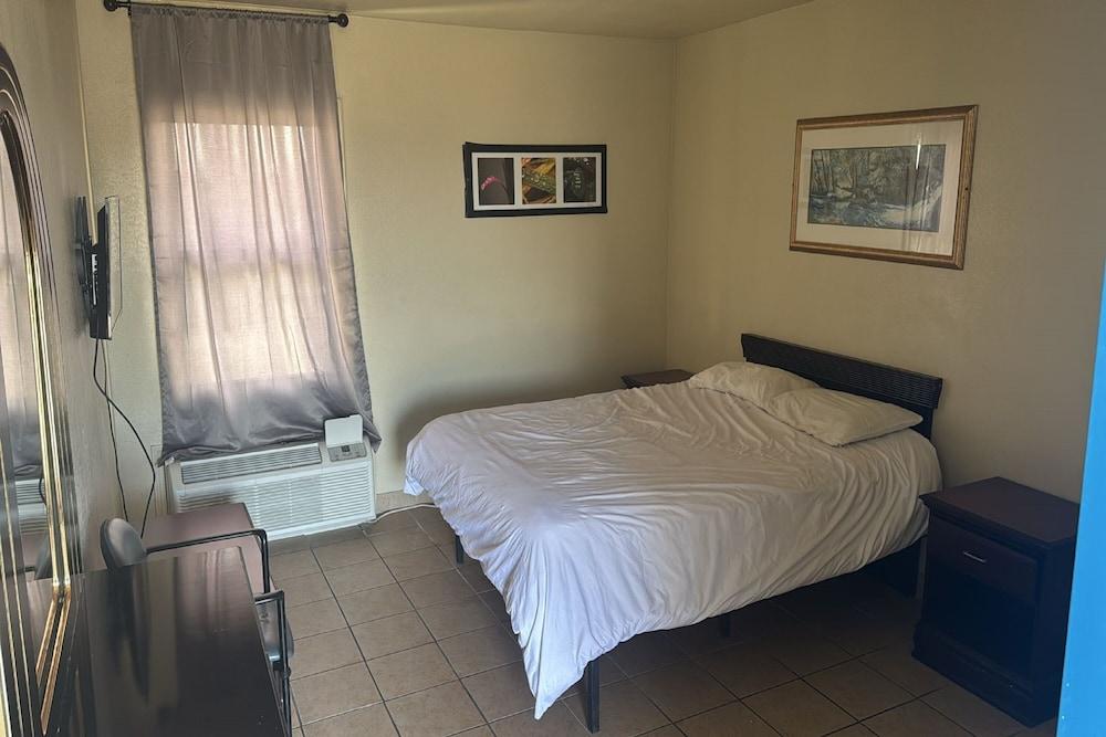 Cole Manor Motel By Oyo Love Field Market Center photo 7