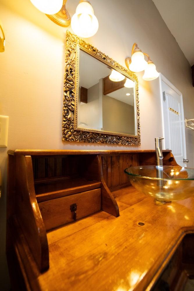 Oak Tree Hotel photo 96