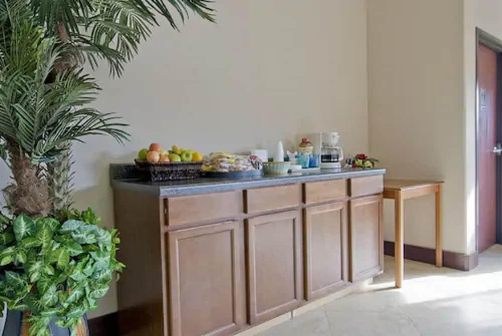 Americas Best Value Inn DeRidder photo 7