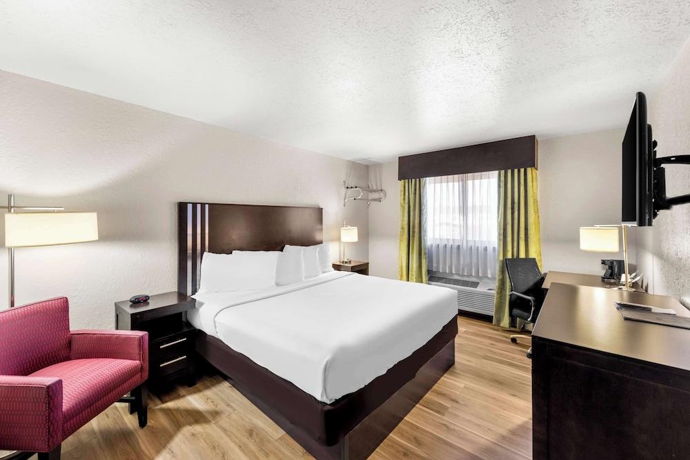 Americas Best Value Inn Marquette photo 8