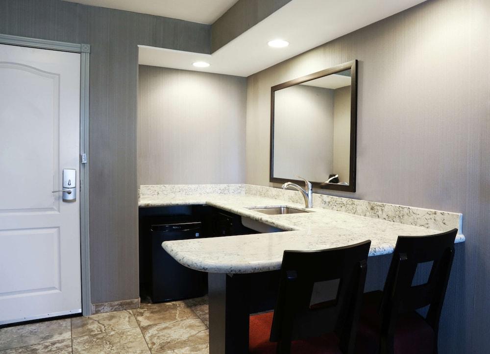 Hampton Inn & Suites Temecula photo 50