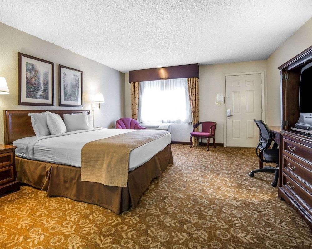 Quality Inn & Suites Minden photo 20