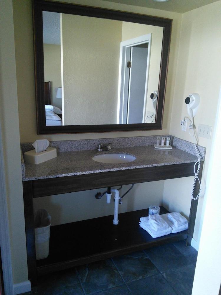 Park Lane Motel photo 11
