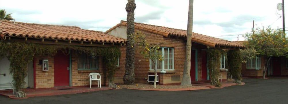 La Siesta Motel photo 17