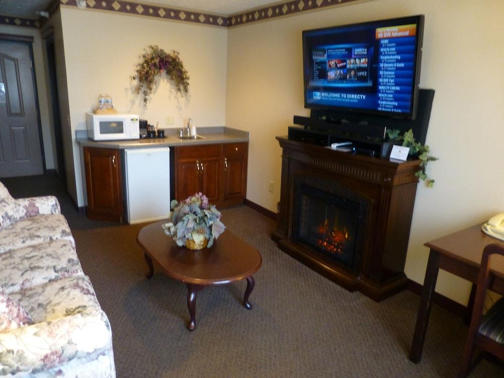Hearthstone Inn & Suites photo 10
