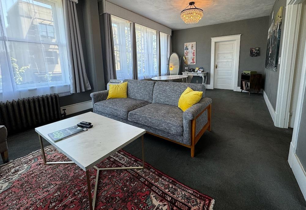 Hood River Hotel photo 29