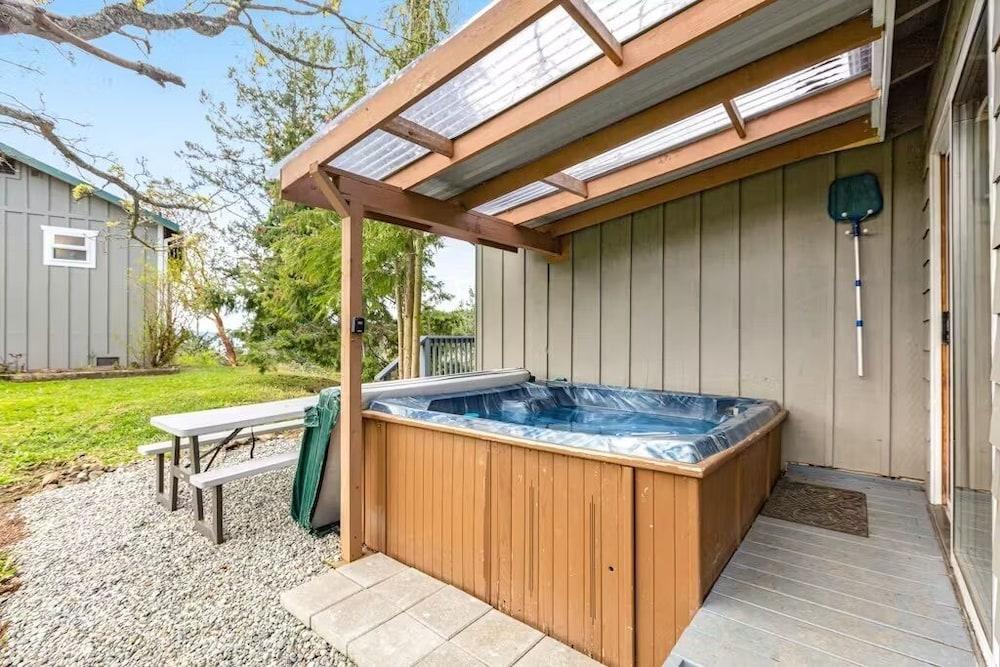 Deer Harbor Cottages photo 23