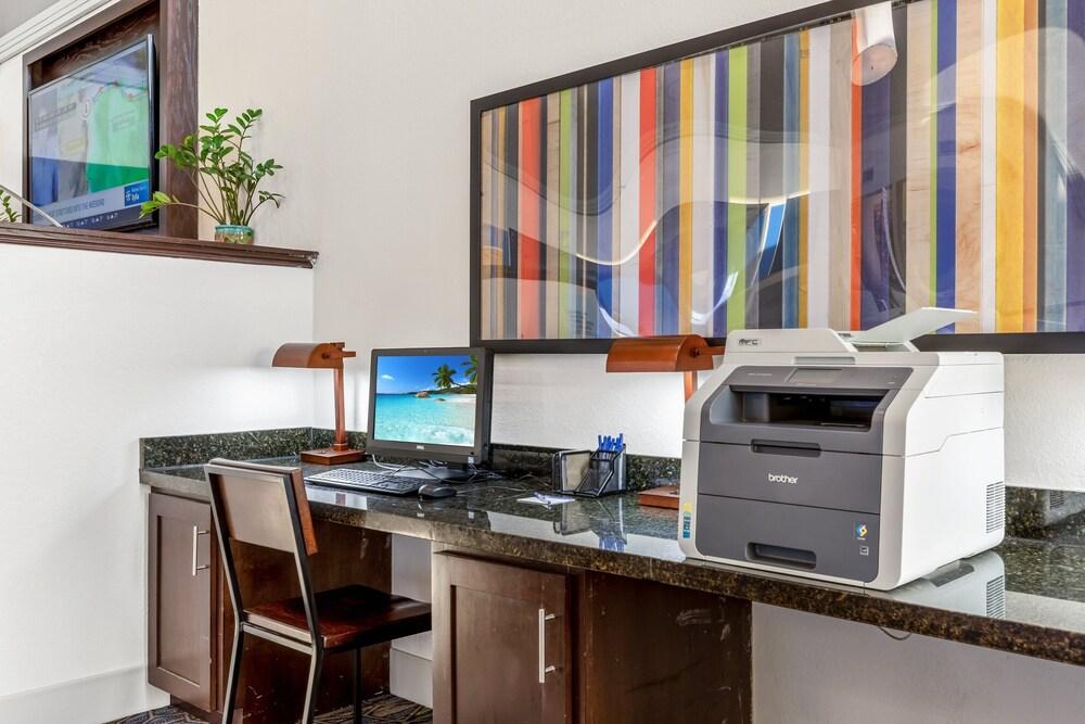 Holiday Inn Express Harlingen by IHG photo 7