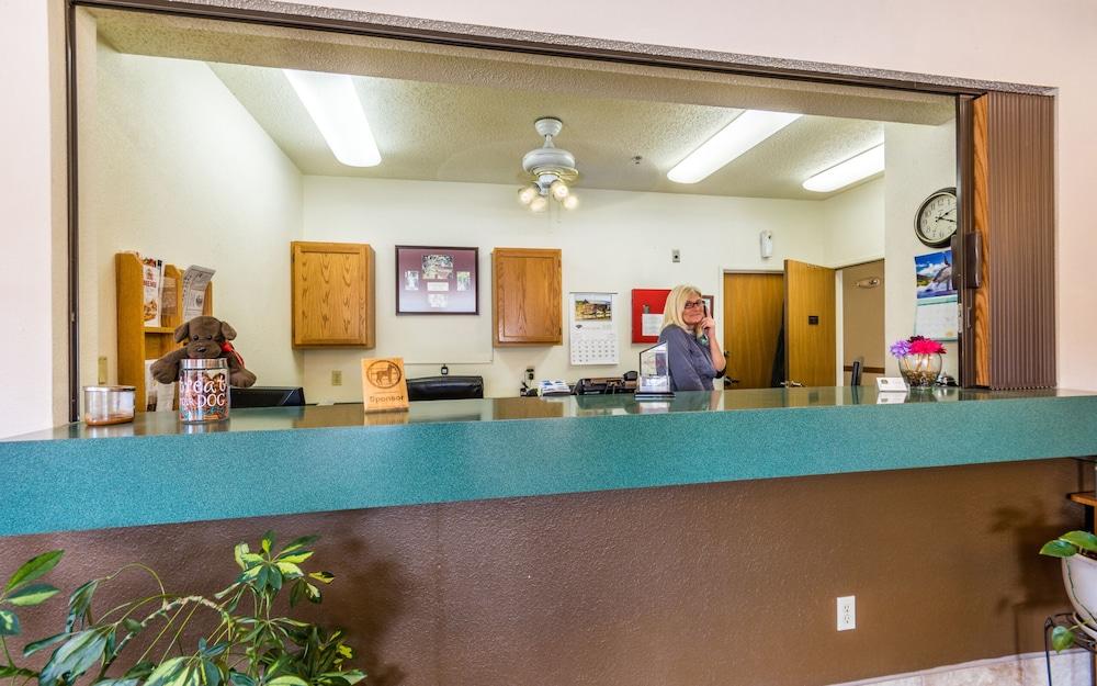 Wamego Inn and Suites photo 2