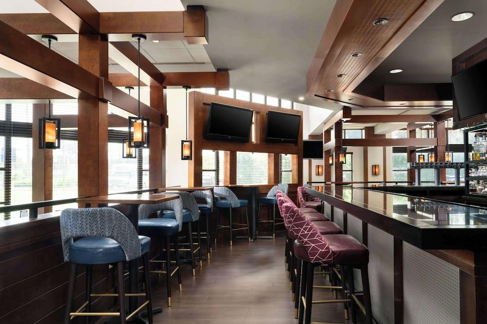 DoubleTree by Hilton Hartford - Bradley Airport photo 21