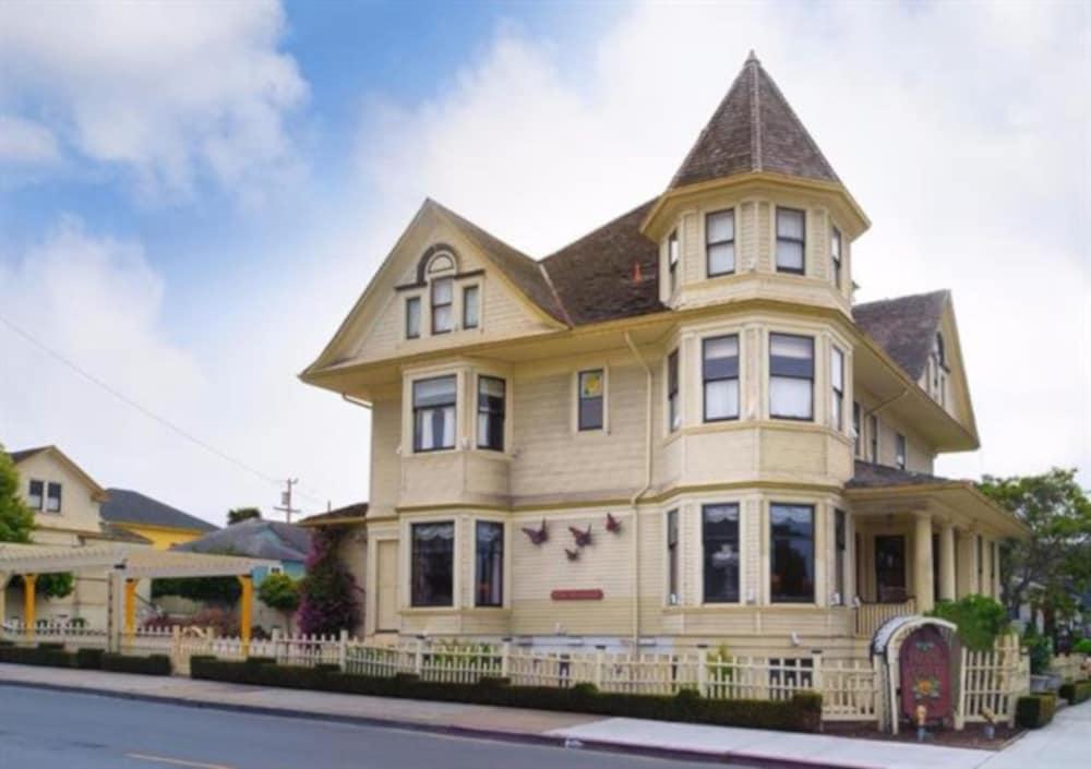 Pacific Grove Inn photo 1