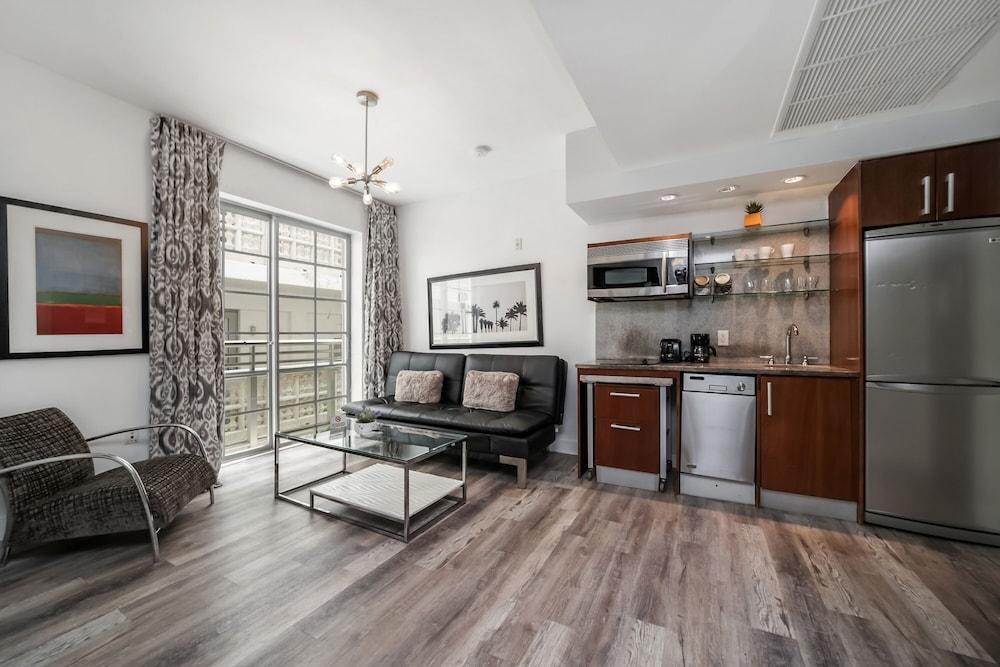 Strand Ocean Drive Suites photo 16