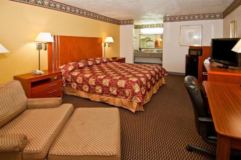 Winnie Inn Suites & RV Park photo 12