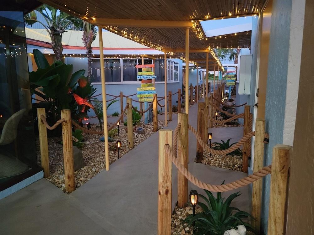 Kon Tiki Inn photo 46