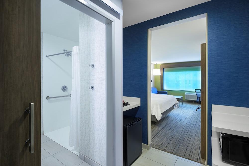 Holiday Inn Express & Suites Phoenix East - Gilbert by IHG photo 12
