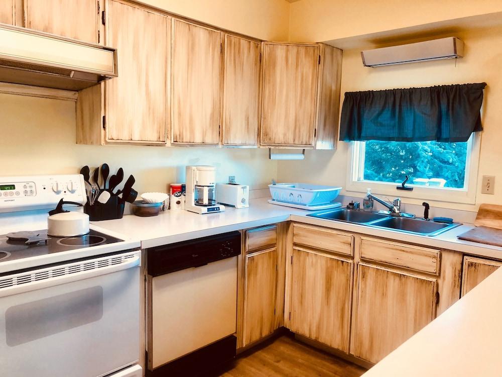 Driftwood Inn and Seaside Lodges photo 88
