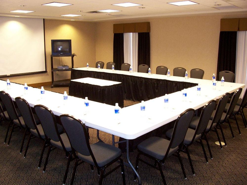 Hampton Inn Waterloo Cedar Valley photo 75