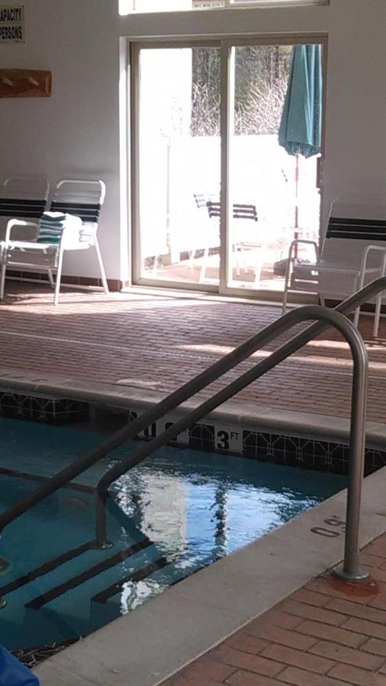 Pellston Lodge photo 17