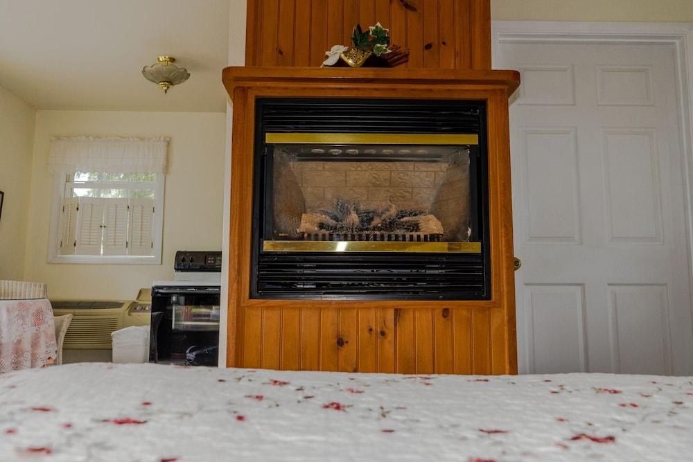 The Chimney Rock Inn & Cottages photo 7