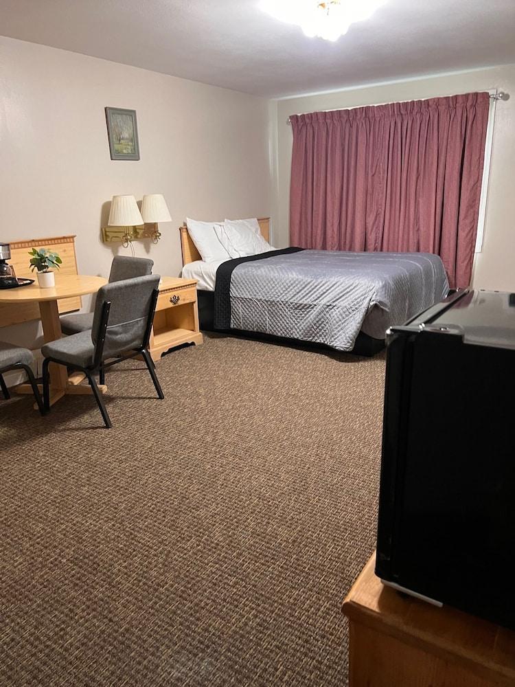 Oswego Inn photo 31