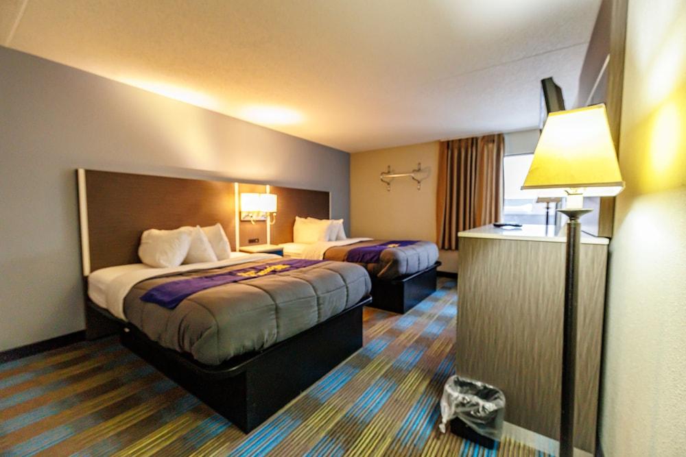 New Victorian Inn & Suites photo 11