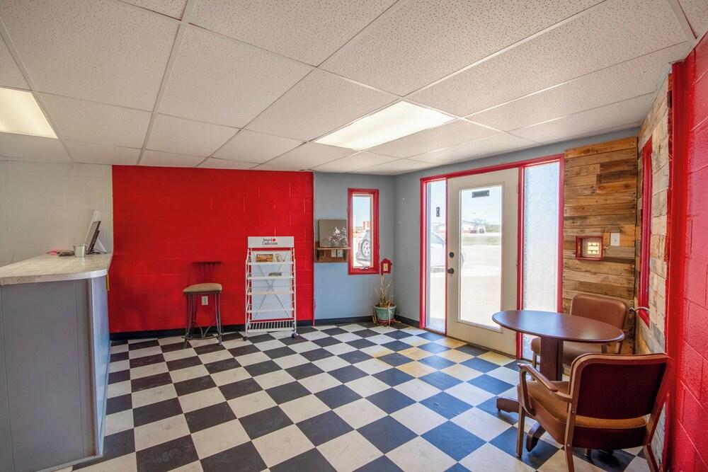 OYO Crossroads Inn photo 33