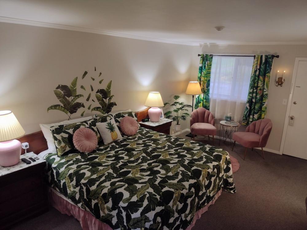 The Lodge at West River photo 59