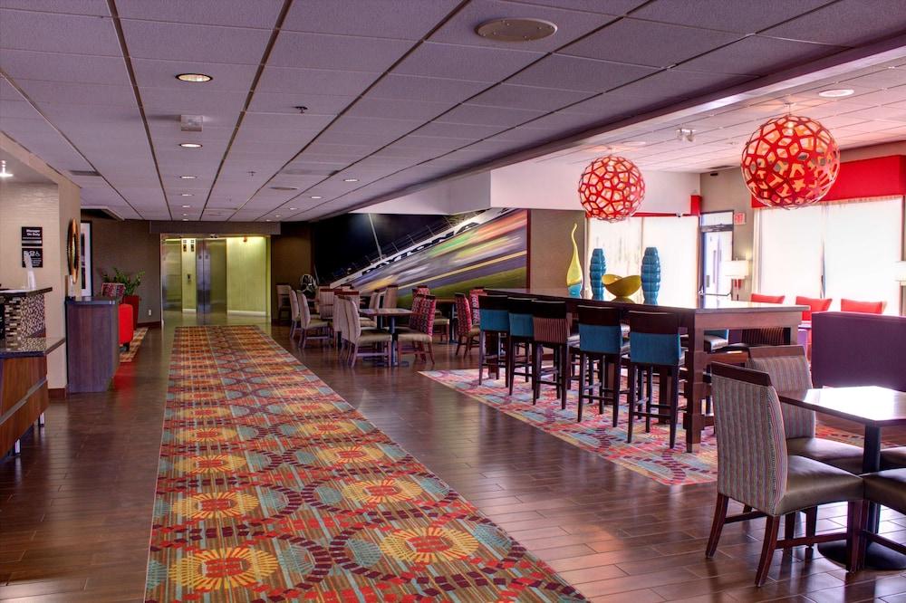 Hampton Inn Daytona Speedway photo 5