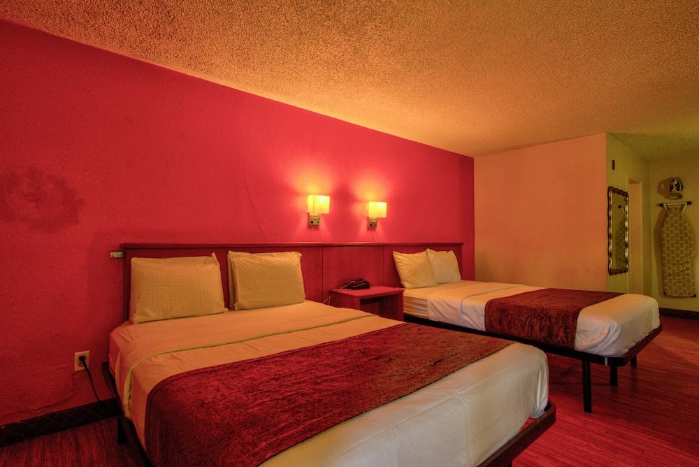 Clearwater Hotel photo 63