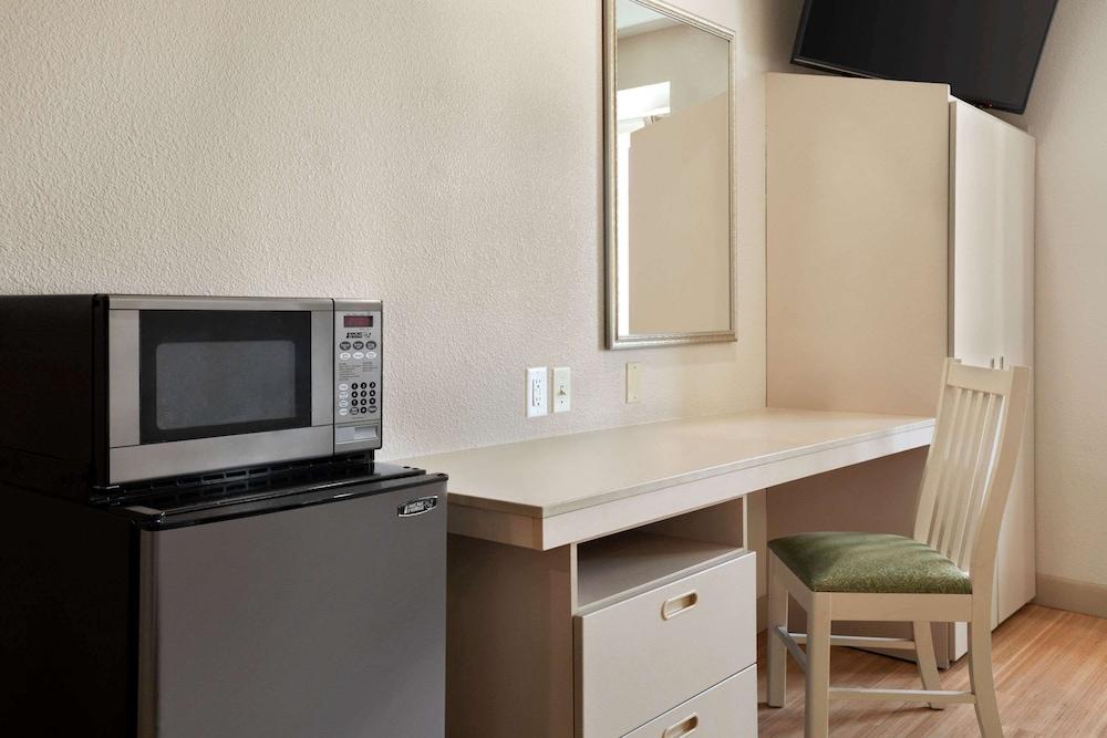 Microtel Inn & Suites by Wyndham Lodi/North Stockton photo 18