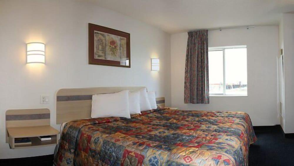 Econo Lodge Morristown West photo 8