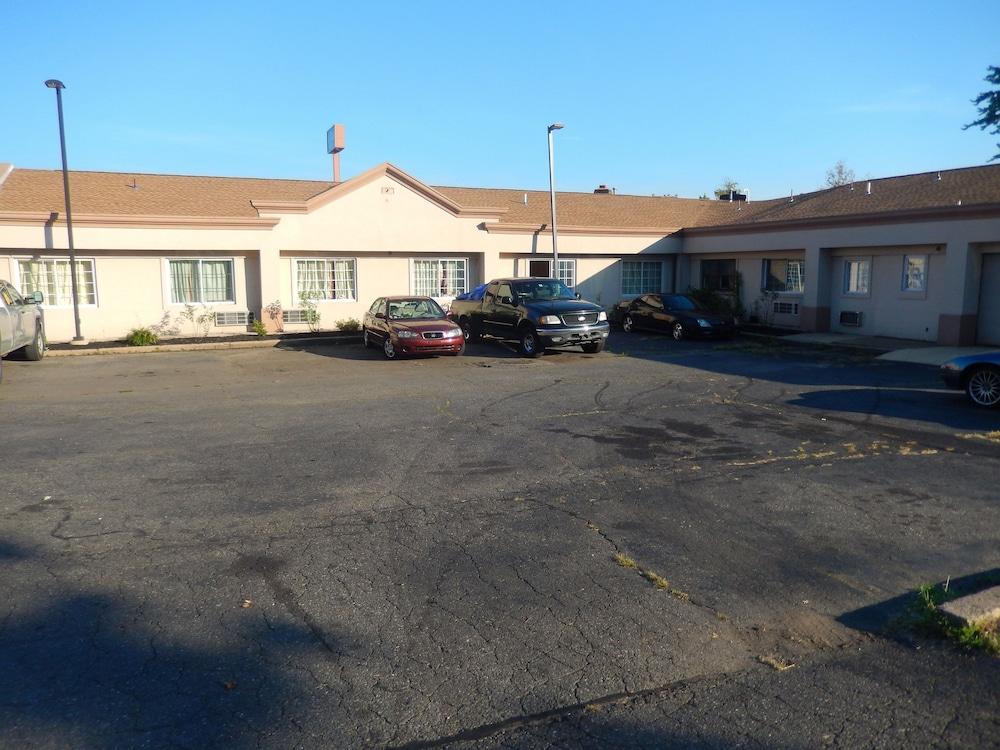 Riverview Motel photo 5