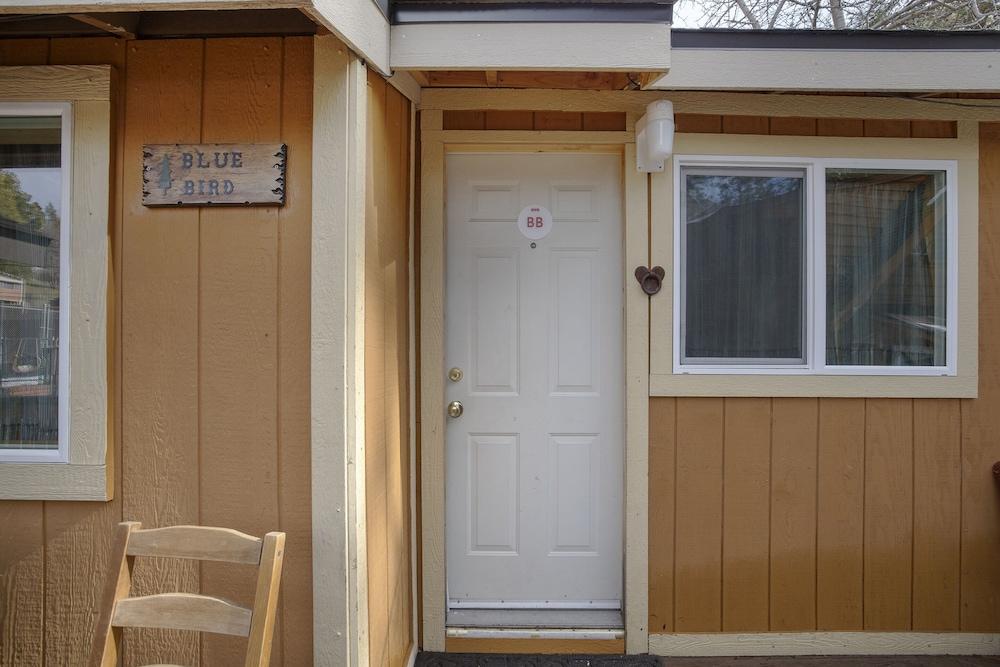 Sleepy Hollow Cabins and Hotel photo 41
