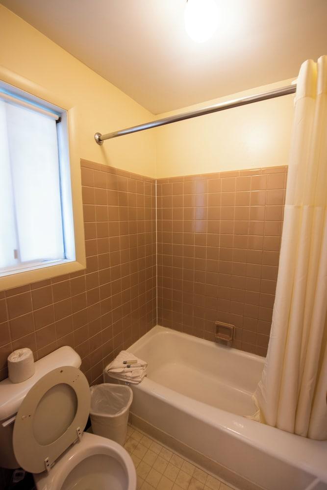 Northwinds Motel photo 20
