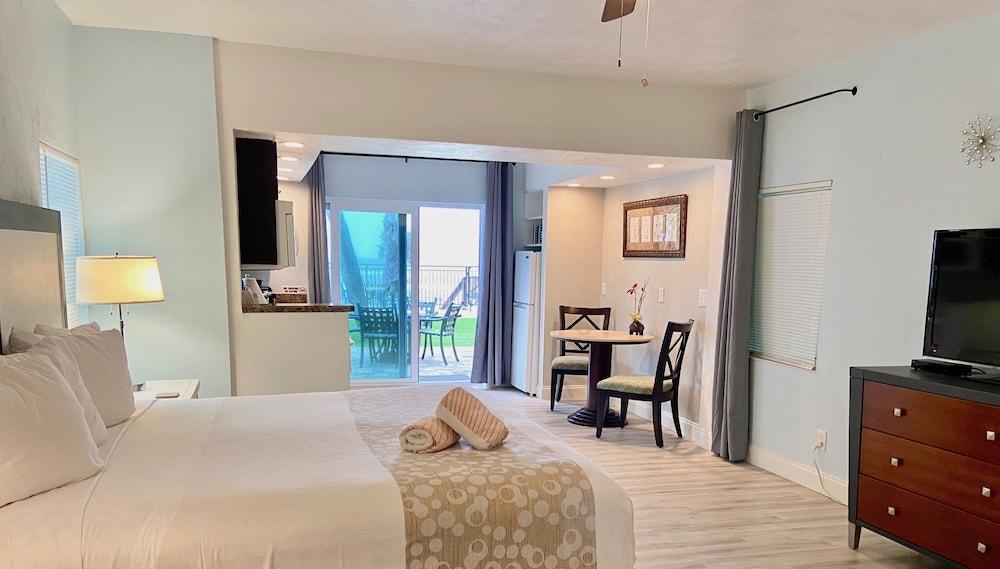 Organic Beach Retreat photo 34