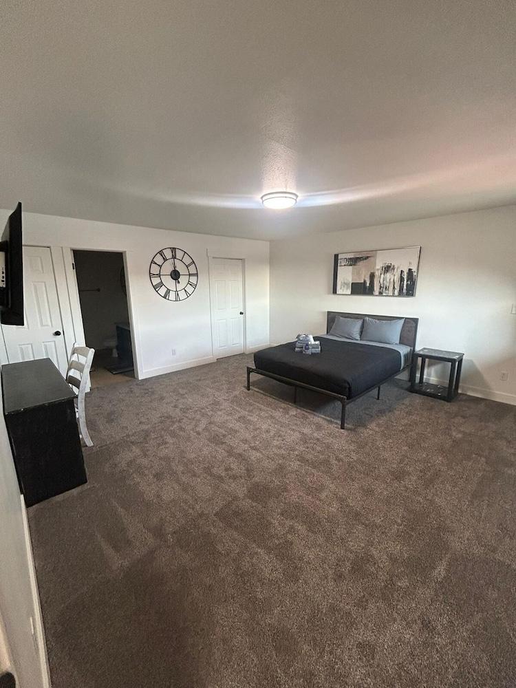 CB&M Downtown Suites photo 11