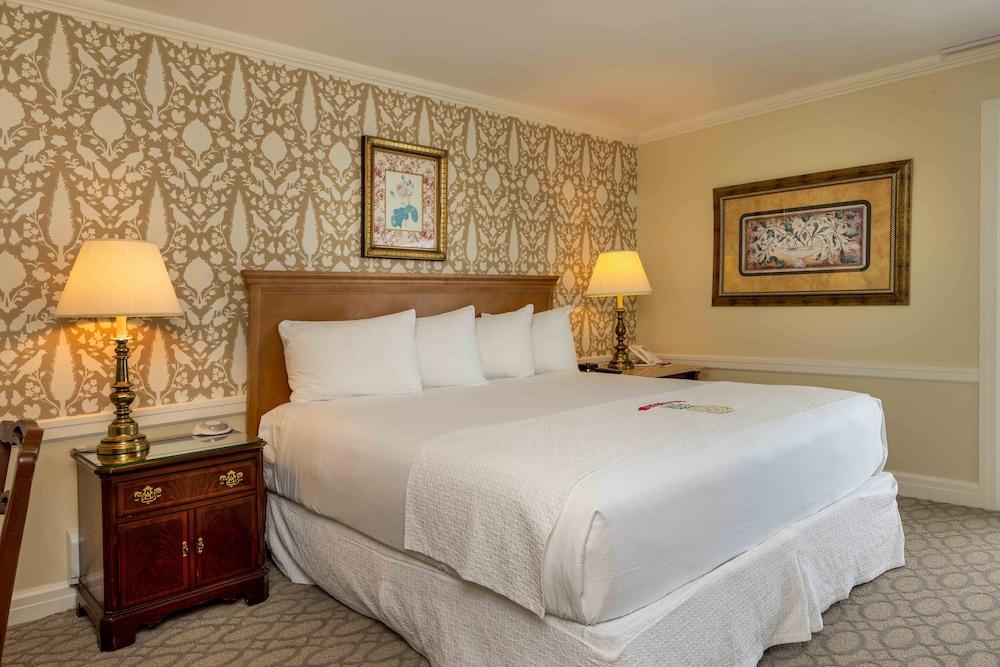 Perry Hotel photo 22