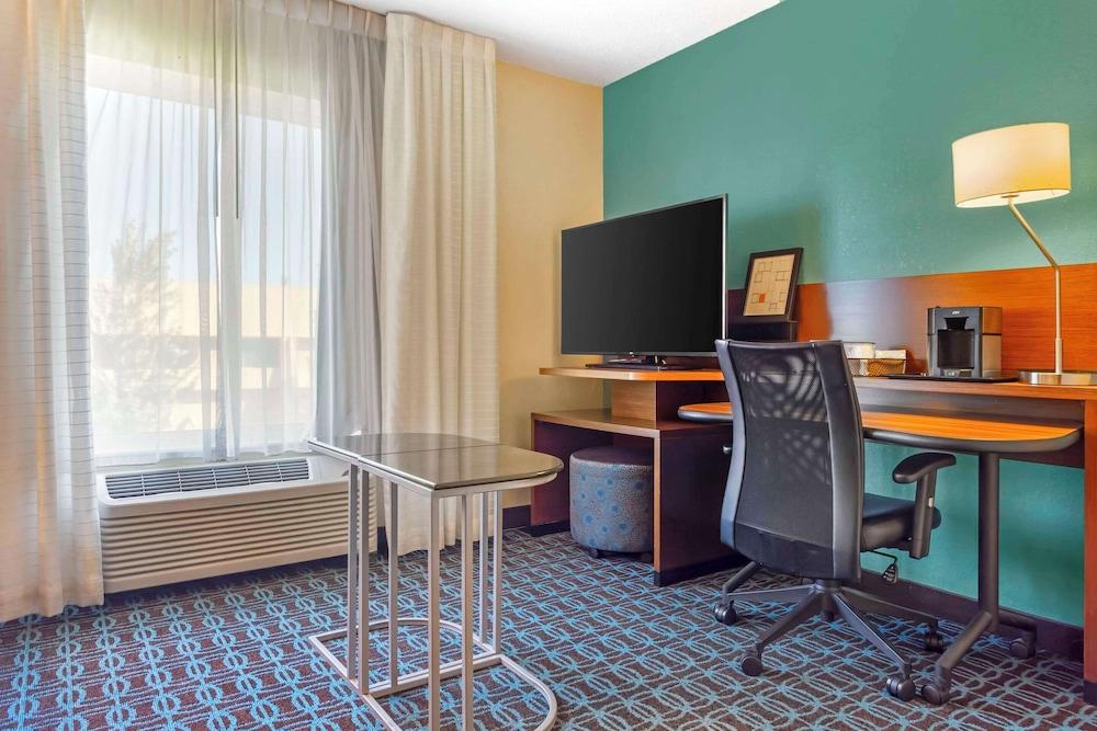 Comfort Inn & Suites Green Bay Stadium Area photo 20