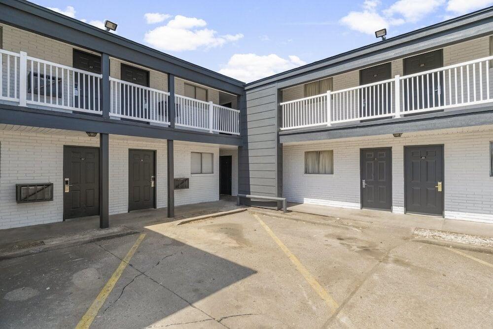 LTA Suites Brookside photo 1