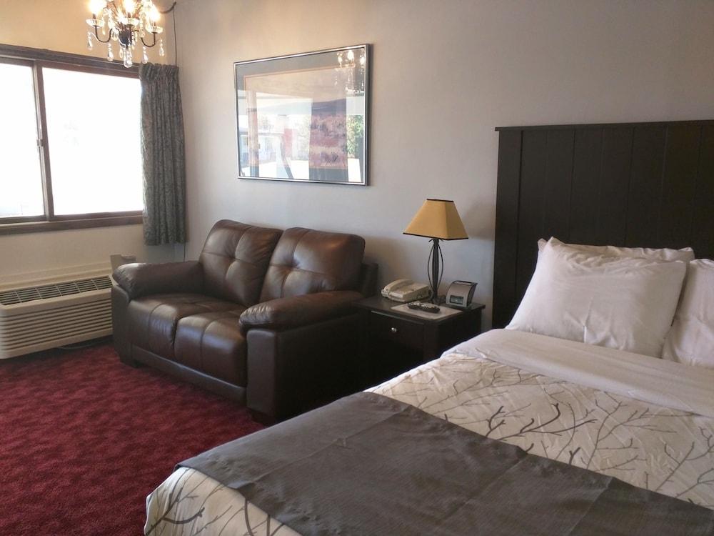 Skyview Motel photo 16