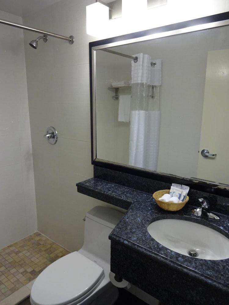 Hotel Bliss photo 32