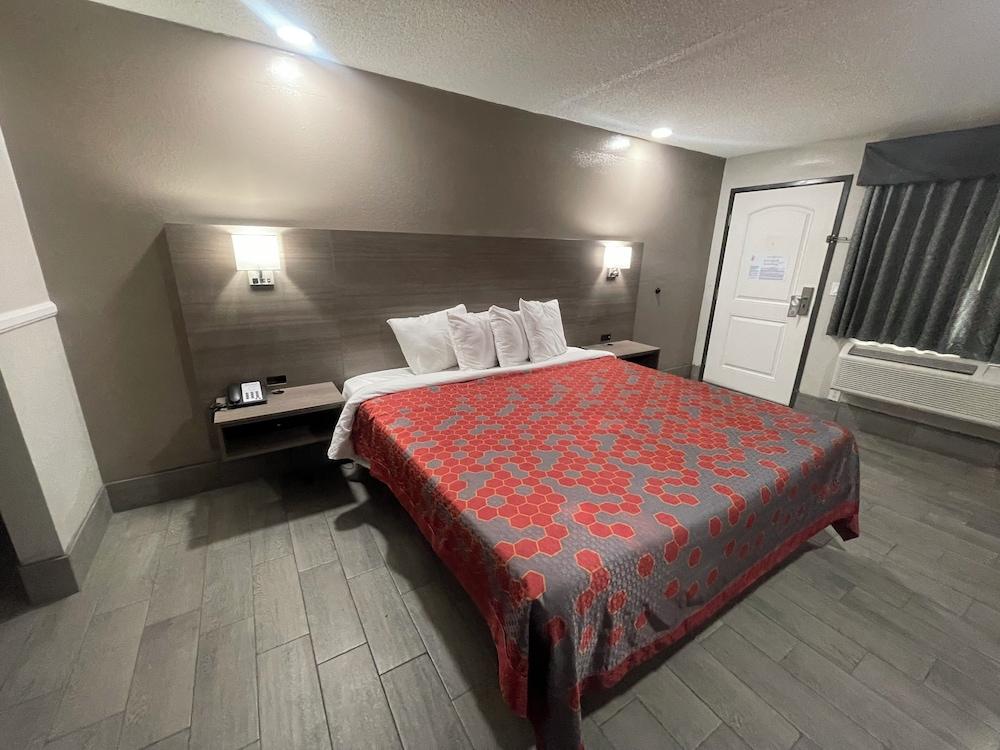 SimpleStay Suites - San Bernardino photo 1