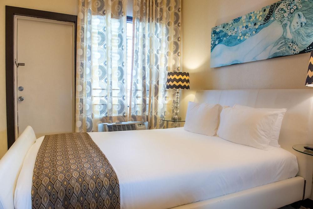 Tradewinds Apartment Hotel photo 18