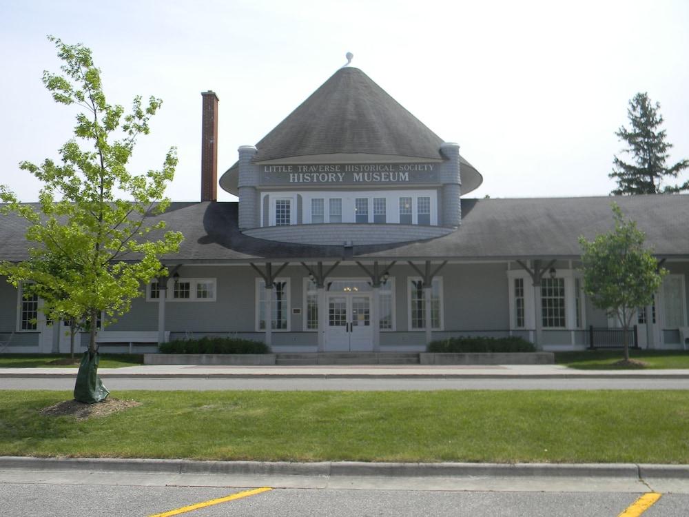Perry Hotel photo 9