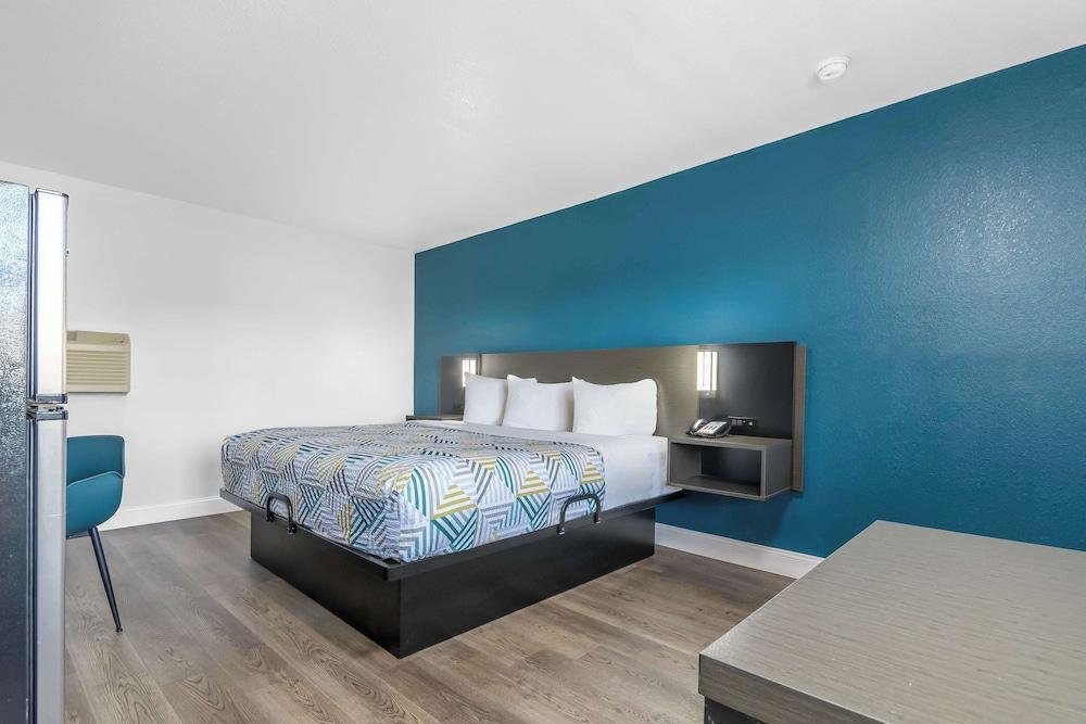 Studio 6 Suites Madera, California - Yosemite photo 5