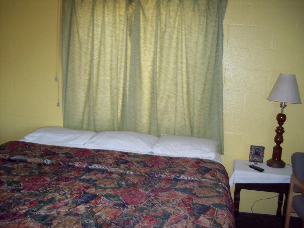 Budget Inn Sanderson photo 3