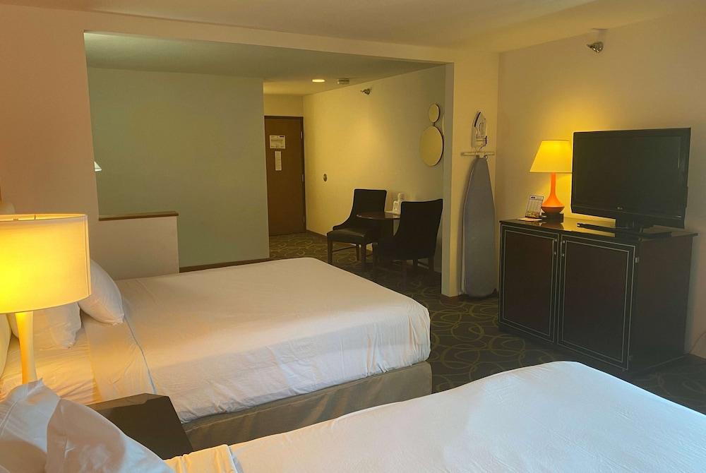 Howard Johnson by Wyndham Manteno photo 15