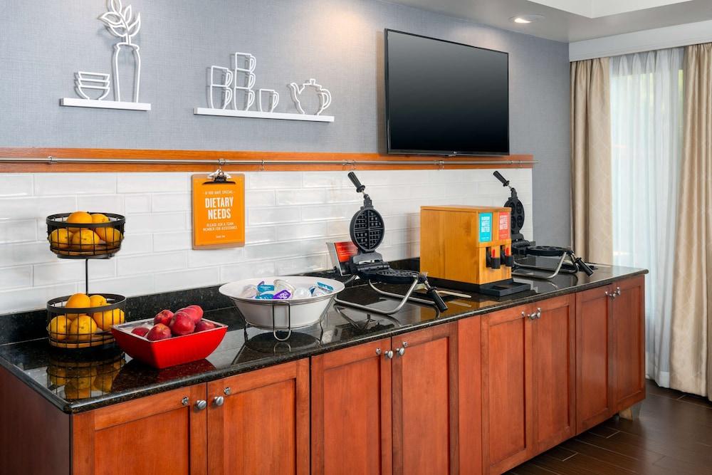 Hampton Inn Bonita Springs/Naples-North photo 33